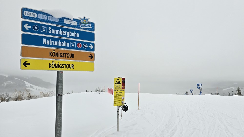 Pisteaanwijzing in skigebied.